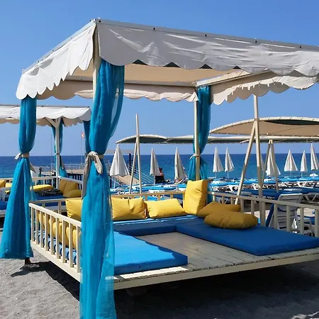Azzurra Blue Holidays Lejlighed *